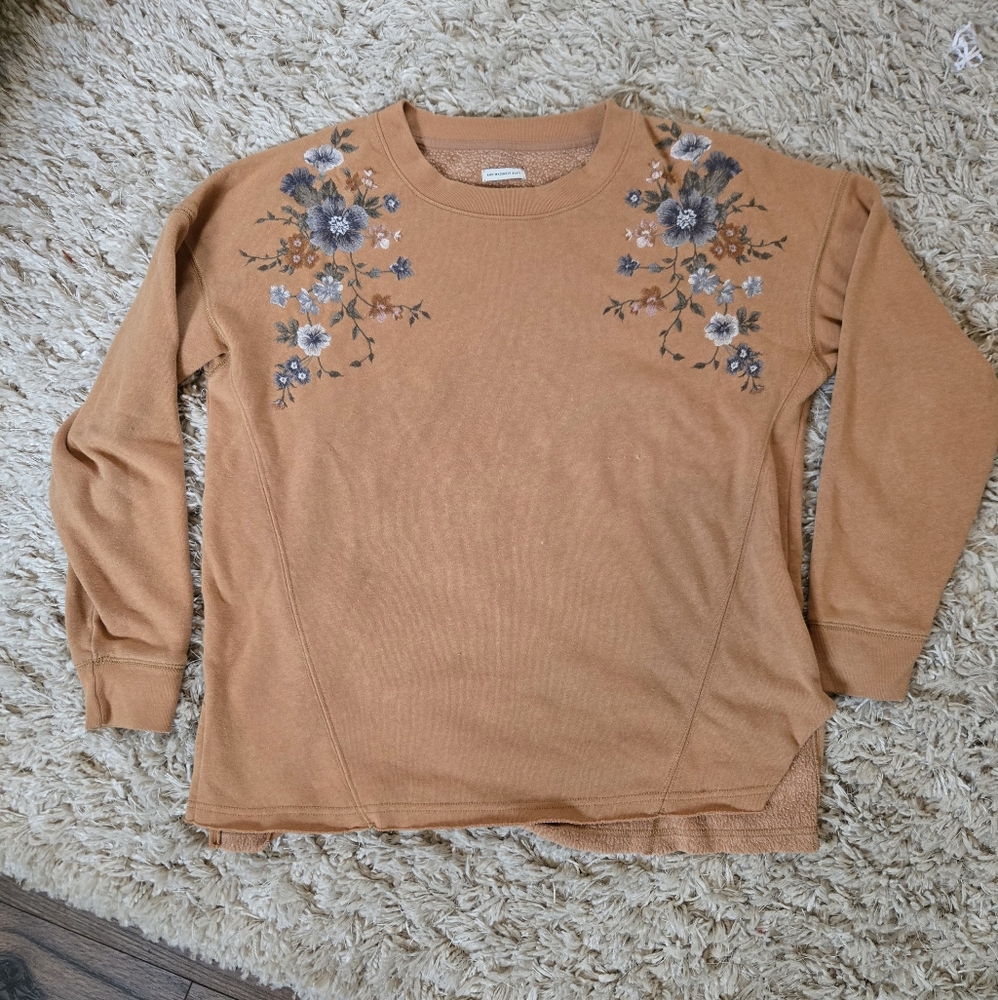 American Eagle embroidered sweater sweatshirt